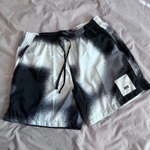 Nike Lined Board Shorts - Men’s L